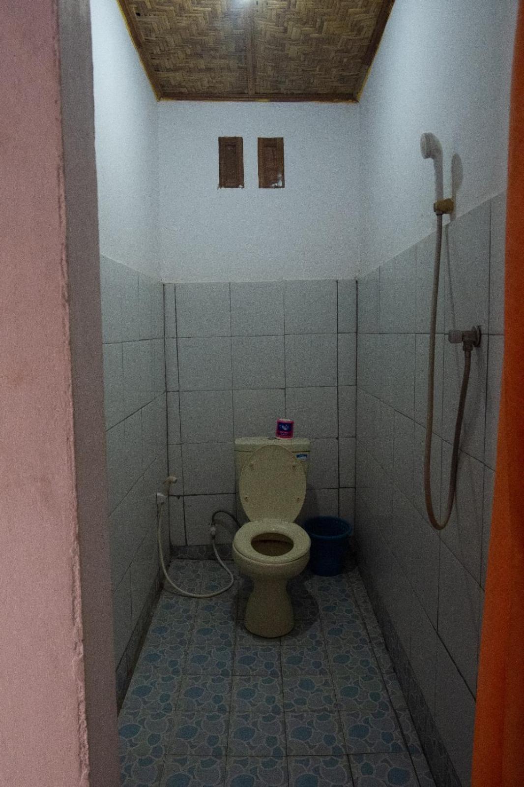 Ramdan Homestay Kuta  ภายนอก รูปภาพ