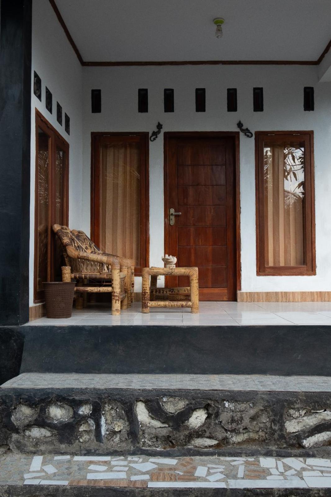 Ramdan Homestay Kuta  ภายนอก รูปภาพ