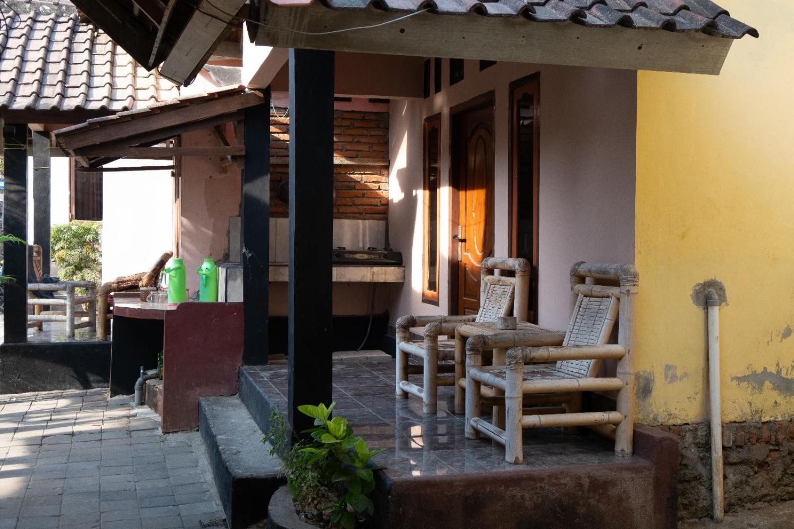 Ramdan Homestay Kuta  ภายนอก รูปภาพ