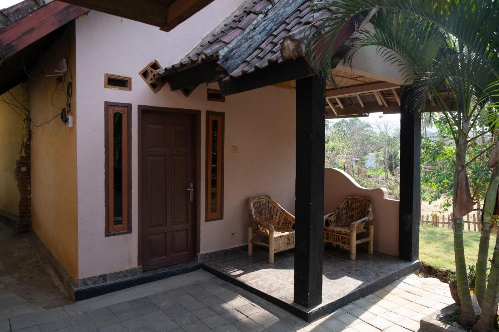 Ramdan Homestay Kuta  ภายนอก รูปภาพ