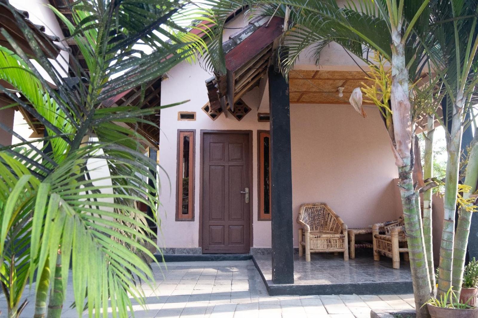 Ramdan Homestay Kuta  ภายนอก รูปภาพ