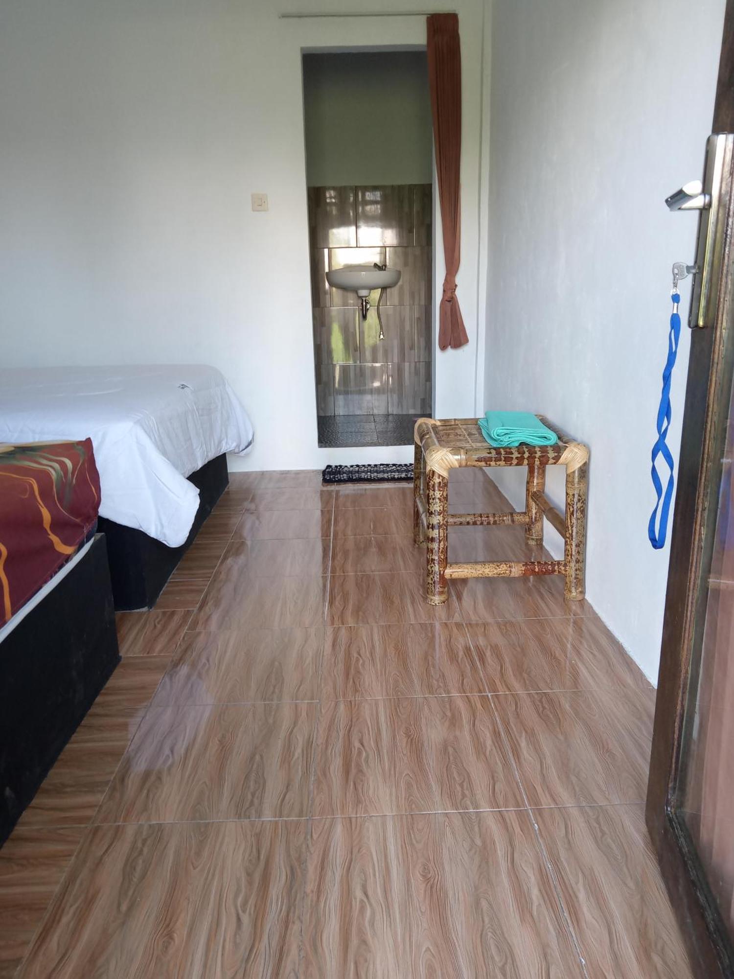 Ramdan Homestay Kuta  ภายนอก รูปภาพ