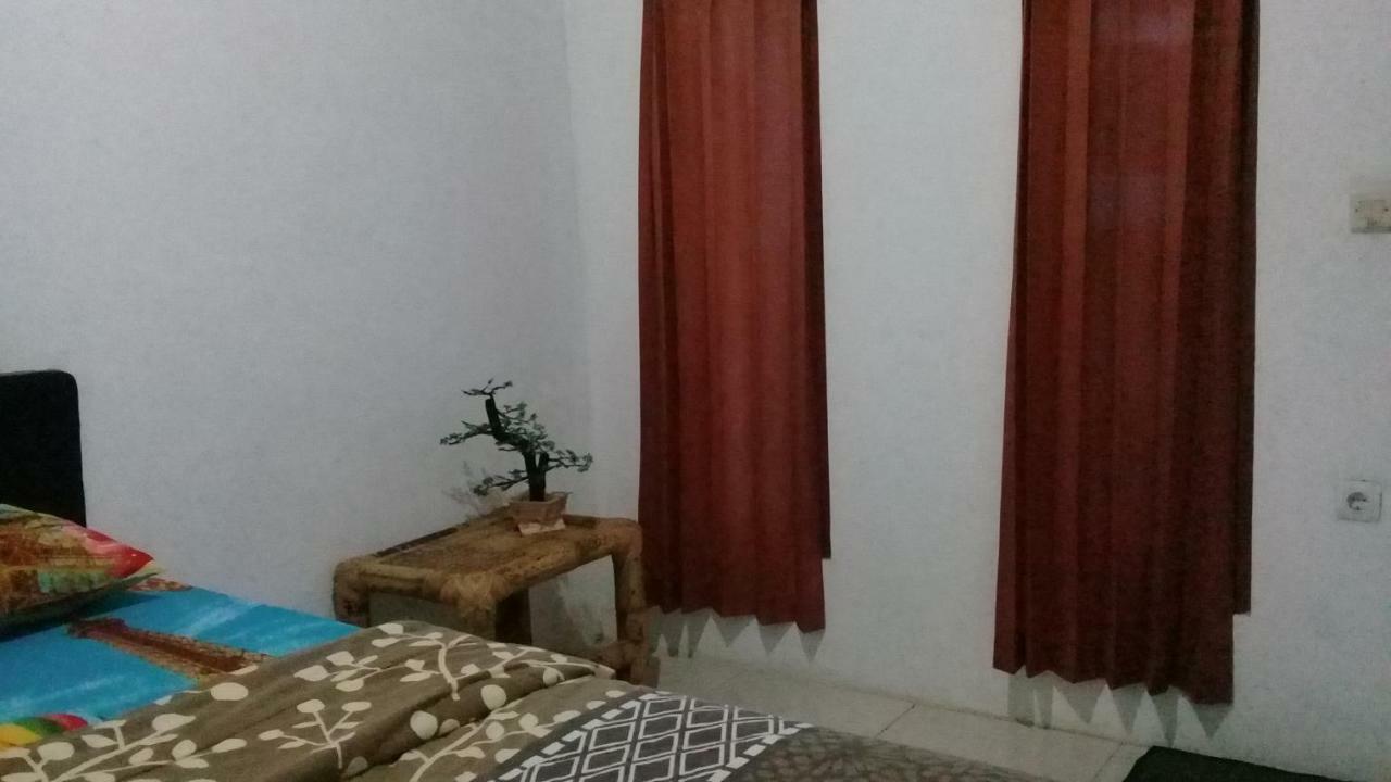 Ramdan Homestay Kuta  ภายนอก รูปภาพ